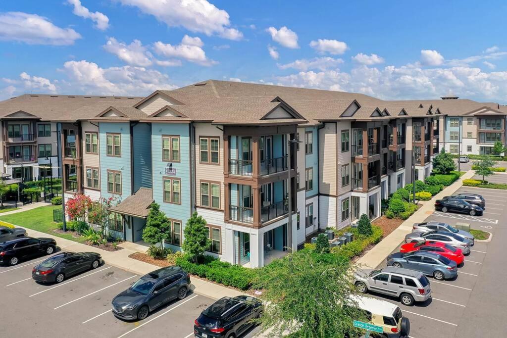 New Family 2br, 15 Minutes From Apartment