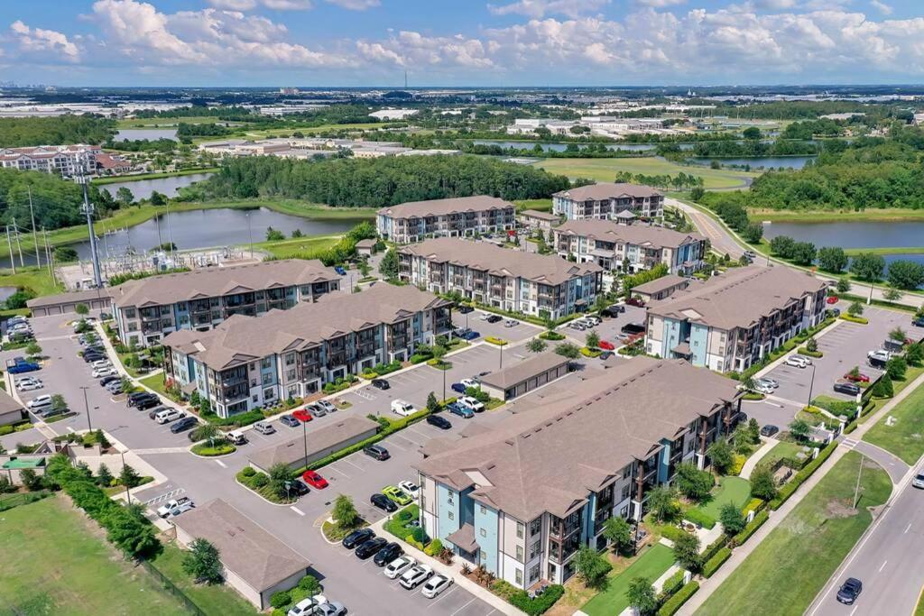 New Family 2br, 15 Minutes From