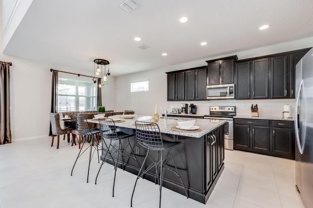 Bsv1529 - Luxury 7 Bedroom 5 Bathroom In The Desirable Solara *