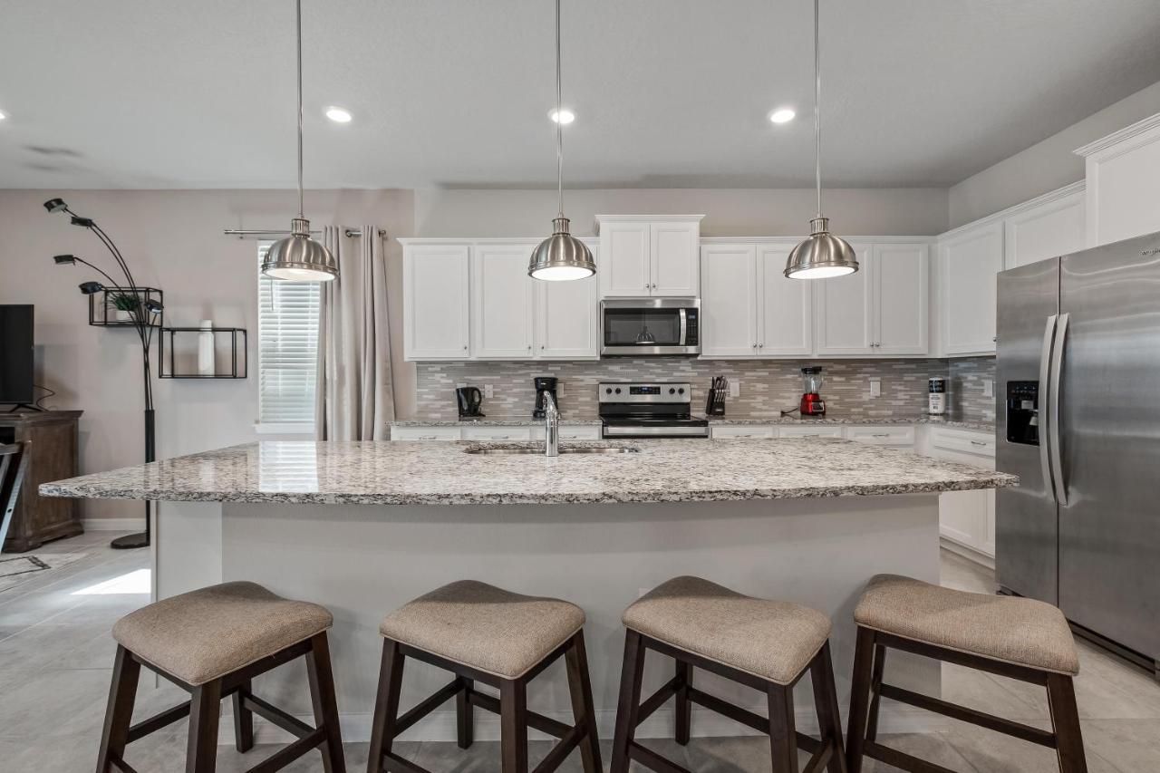 Villa Bsv2011 - Brand New 8 Bedroom 6 Bath Located In Windsor Island