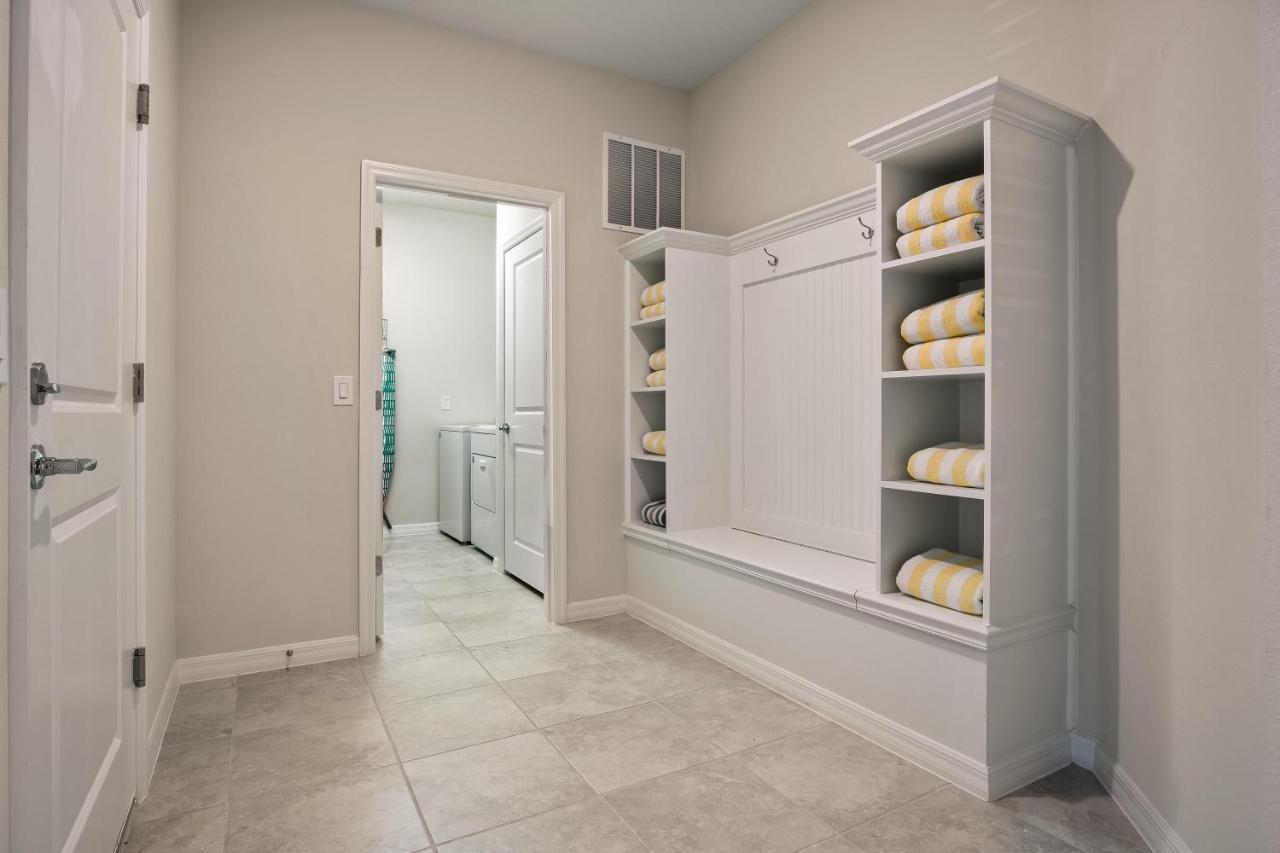 Bsv2011 - Brand New 8 Bedroom 6 Bath Located In Windsor Island