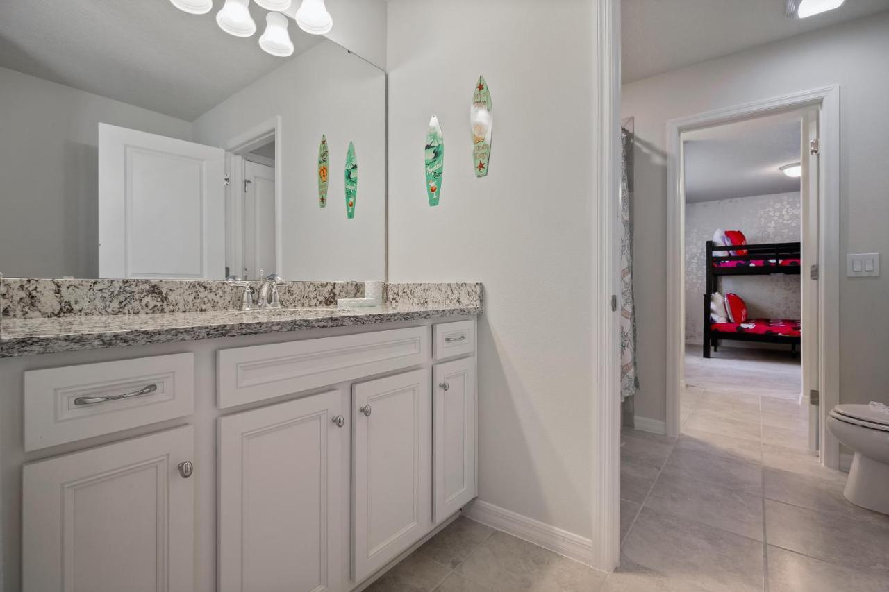 Bsv2011 - Brand New 8 Bedroom 6 Bath Located In Windsor Island Villa *
