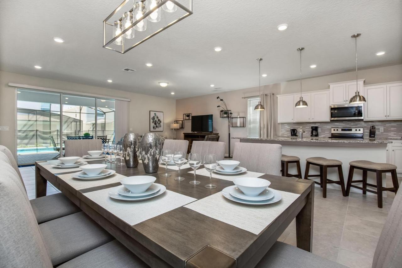Bsv2011 - Brand New 8 Bedroom 6 Bath Located In Windsor Island