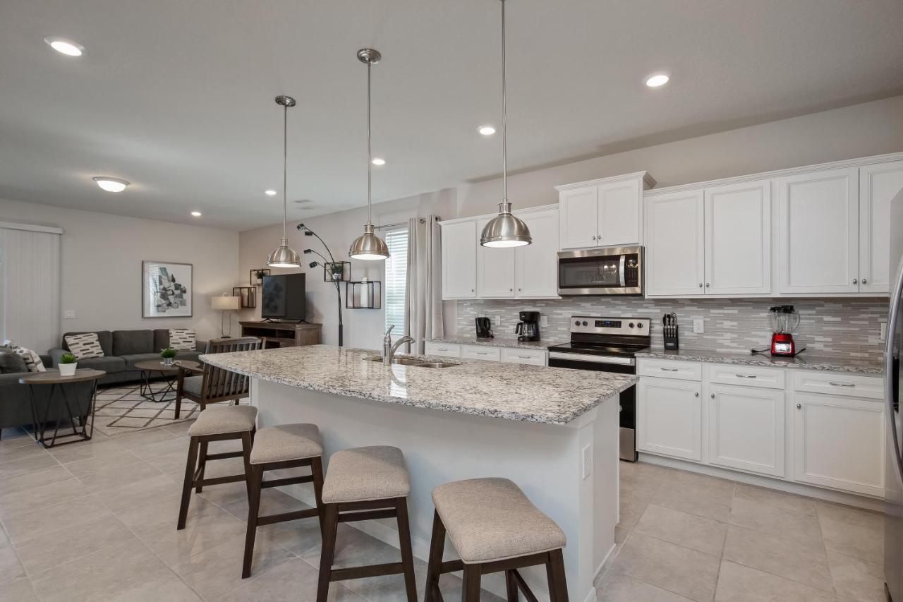 Villa Bsv2011 - Brand New 8 Bedroom 6 Bath Located In Windsor Island