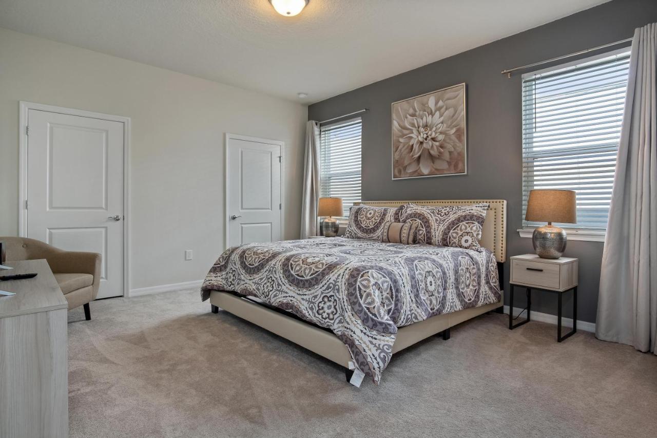 Villa Bsv2011 - Brand New 8 Bedroom 6 Bath Located In Windsor Island