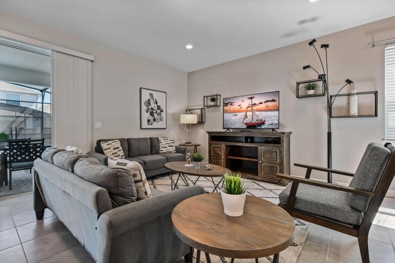 Bsv2011 - Brand New 8 Bedroom 6 Bath Located In Windsor Island Villa
