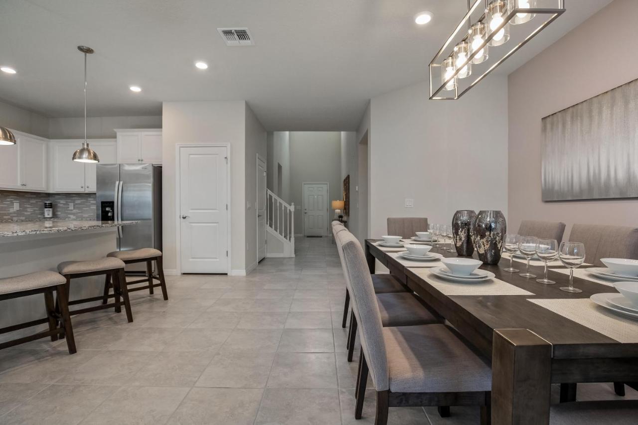 Bsv2011 - Brand New 8 Bedroom 6 Bath Located In Windsor Island Villa *