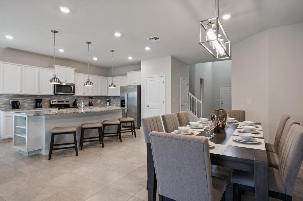 Villa Bsv2011 - Brand New 8 Bedroom 6 Bath Located In Windsor Island