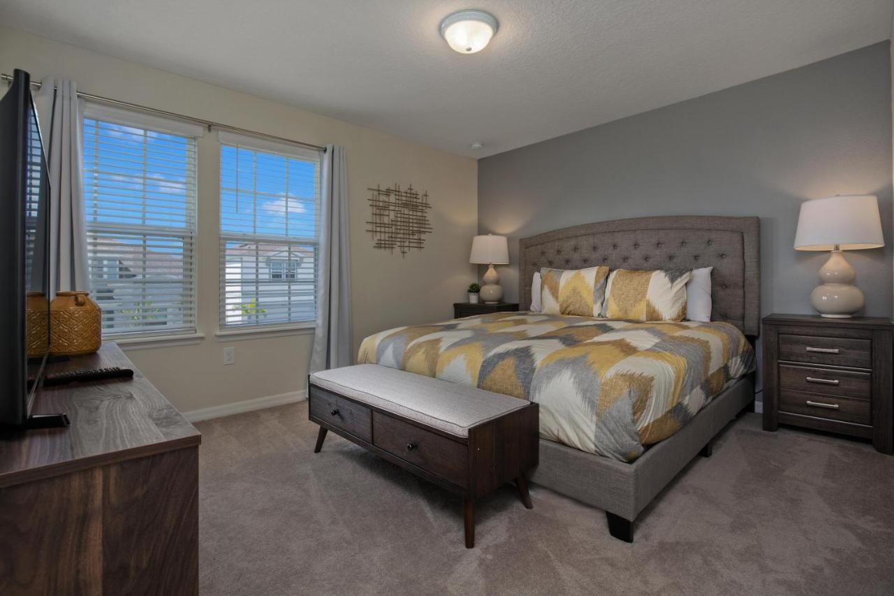 Bsv2011 - Brand New 8 Bedroom 6 Bath Located In Windsor Island