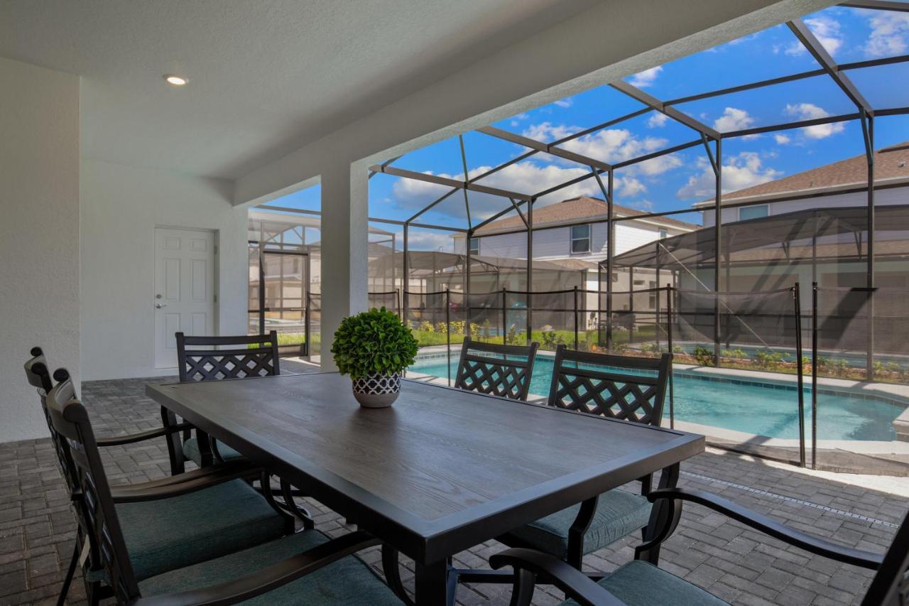 Bsv2011 - Brand New 8 Bedroom 6 Bath Located In Windsor Island Villa *