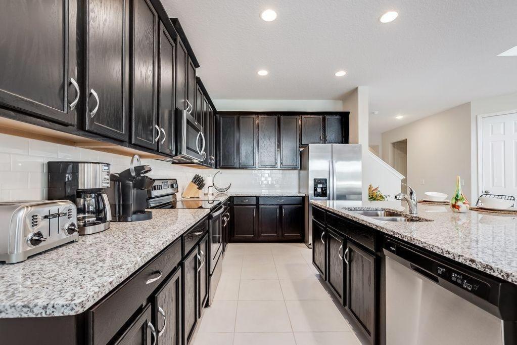 Bsv1529 - Luxury 7 Bedroom 5 Bathroom In The Desirable Solara