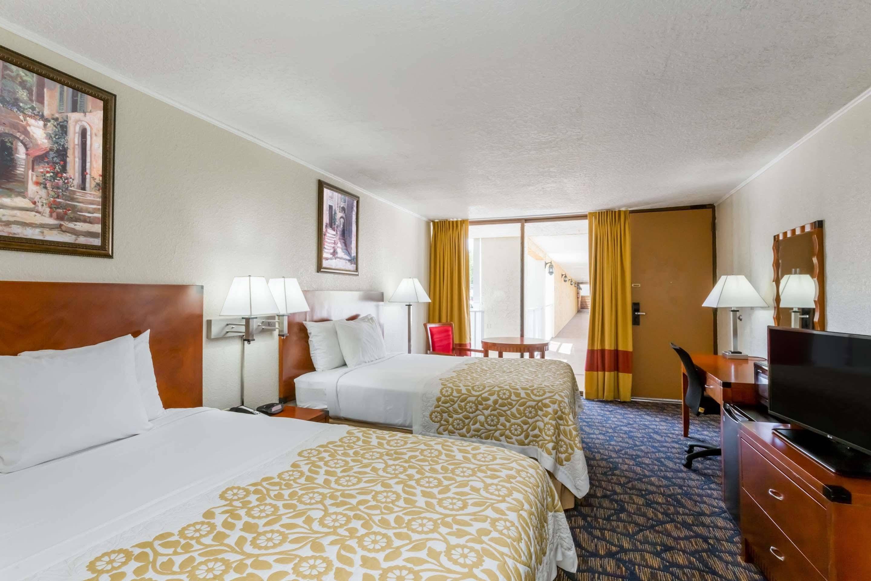 Days & By Wyndham Clermont