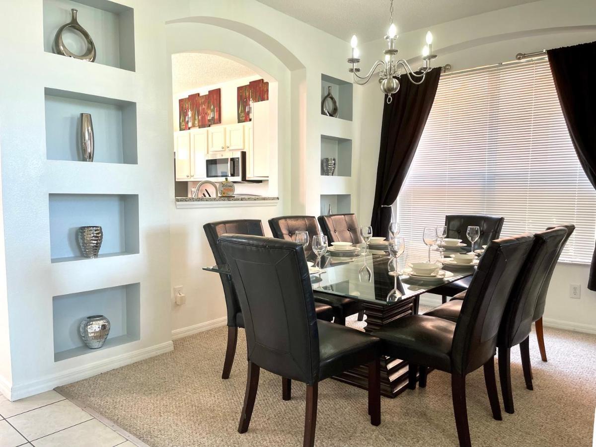 Holiday home Dream With Hot Tub, Pool, Xbox, Games Room, Lakeview, 10 Min To Disney, Clubhouse