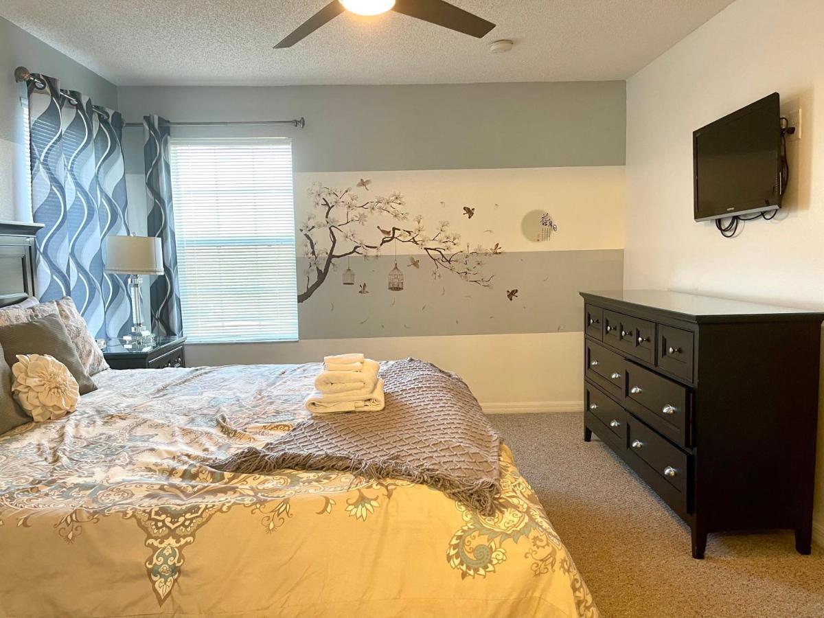 Dream With Hot Tub, Pool, Xbox, Games Room, Lakeview, 10 Min To Disney, Clubhouse * Kissimmee