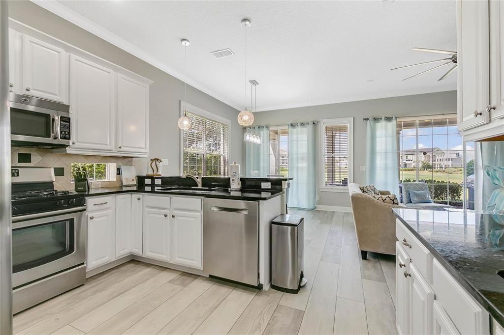 5 Bedrooms With In-law Reunion Pool, Spa, No Water Park