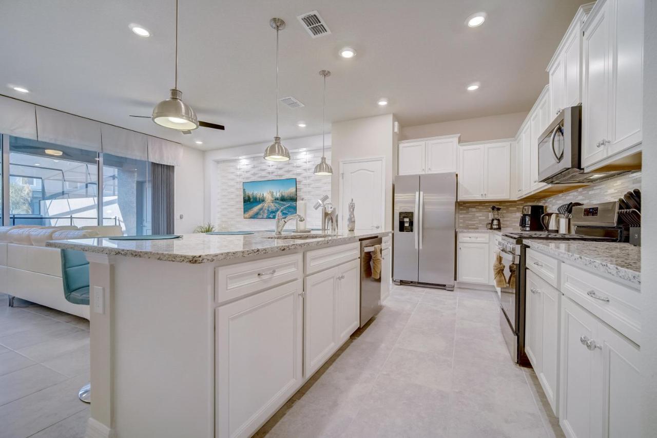 Amazing Vacation Townhome At Solterra - 20min From Davenport