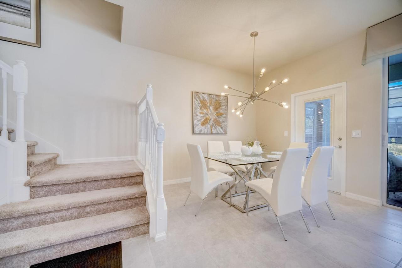 Amazing Vacation Townhome At Solterra - 20min From * Davenport