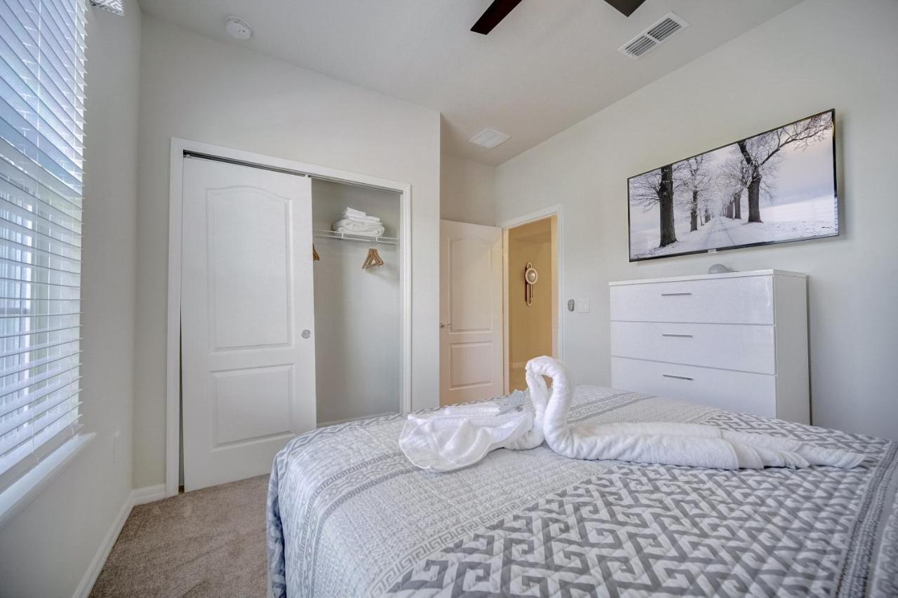 Holiday home Amazing Vacation Townhome At Solterra - 20min From