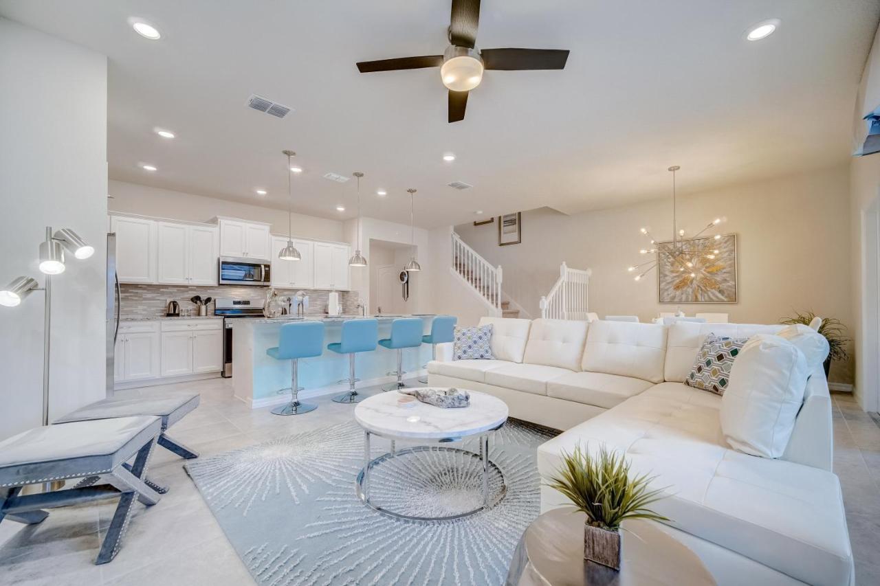 Amazing Vacation Townhome At Solterra - 20min From Holiday home Davenport