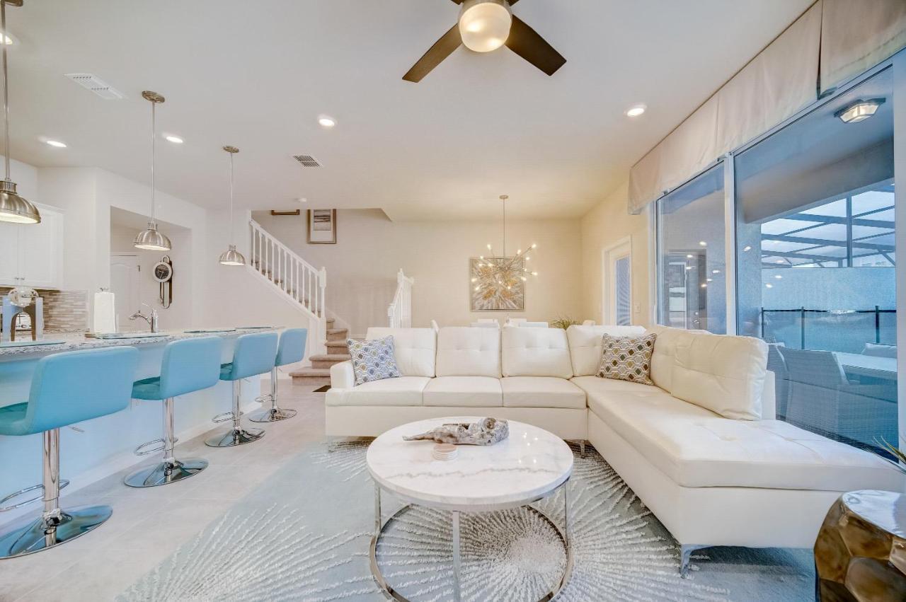 Amazing Vacation Townhome At Solterra - 20min From Holiday home *