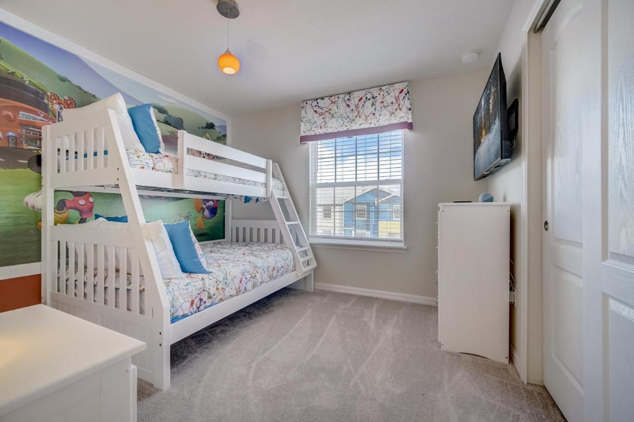 Amazing Vacation Townhome At Solterra - 20min From Holiday home *