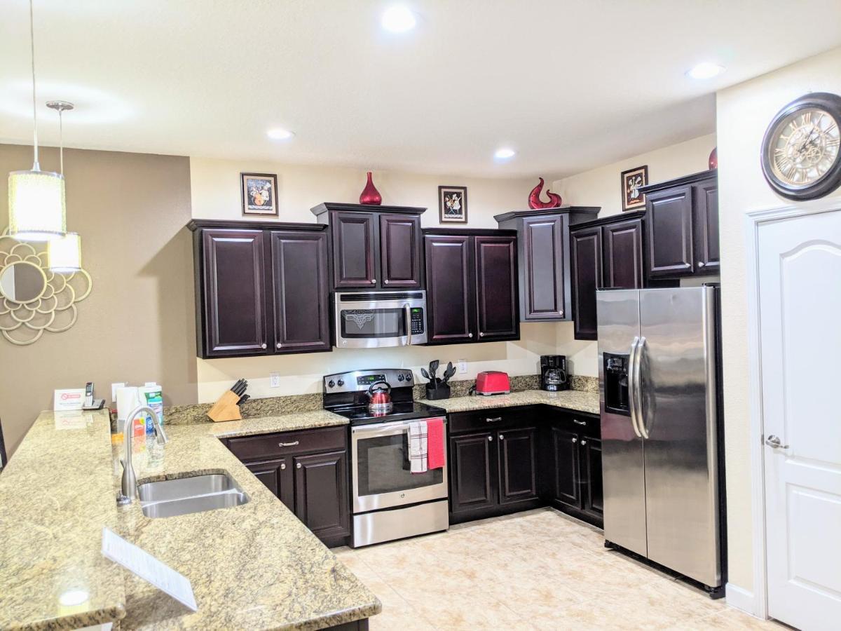 9br Luxury Near With Pool, Spa, Free Parking, Wifi, Waterpark Davenport