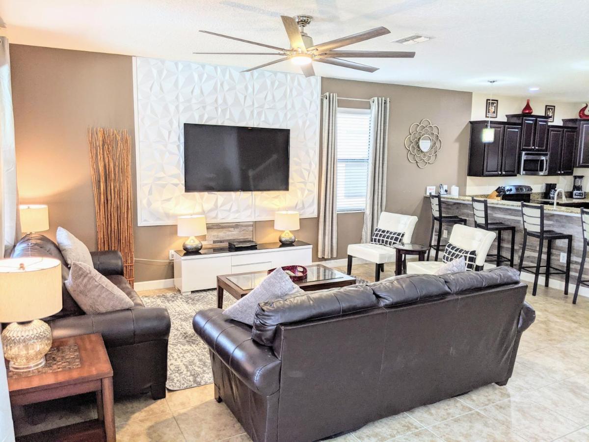9br Luxury Near With Pool, Spa, Free Parking, Wifi, Waterpark