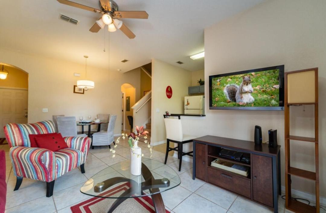 Relaxing Resort, Spacious Pool Near Holiday park