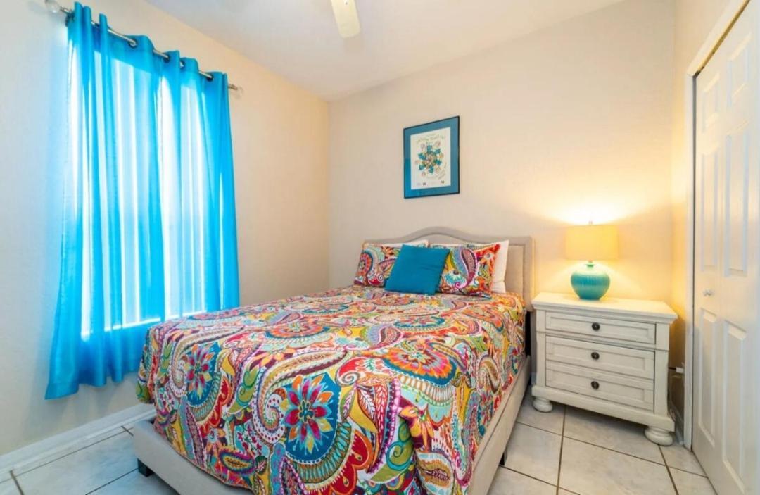 Relaxing Resort, Spacious Pool Near Holiday park *