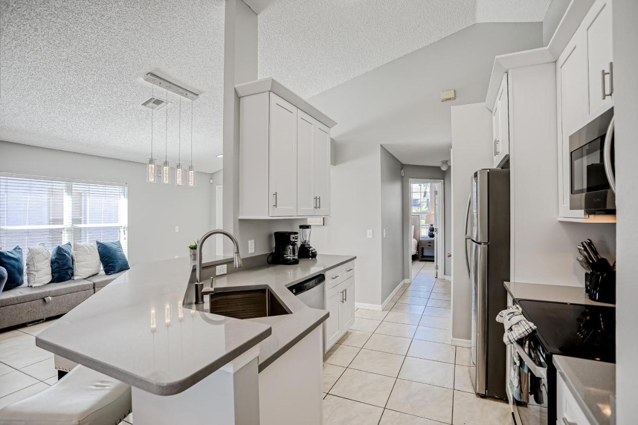 The Sparkling Sapphire * Kissimmee