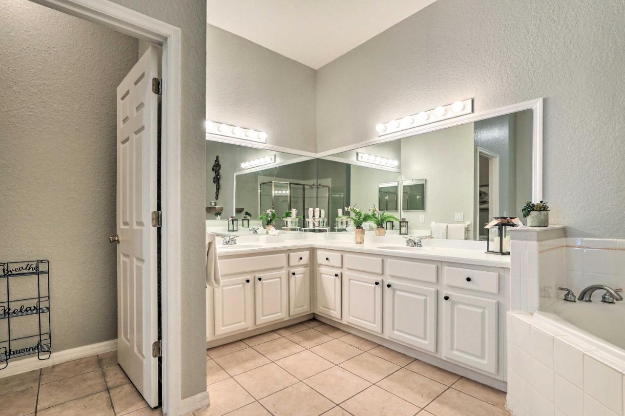 Updated Bahama Bay Less Than 10 Mi To Disney! Apartment