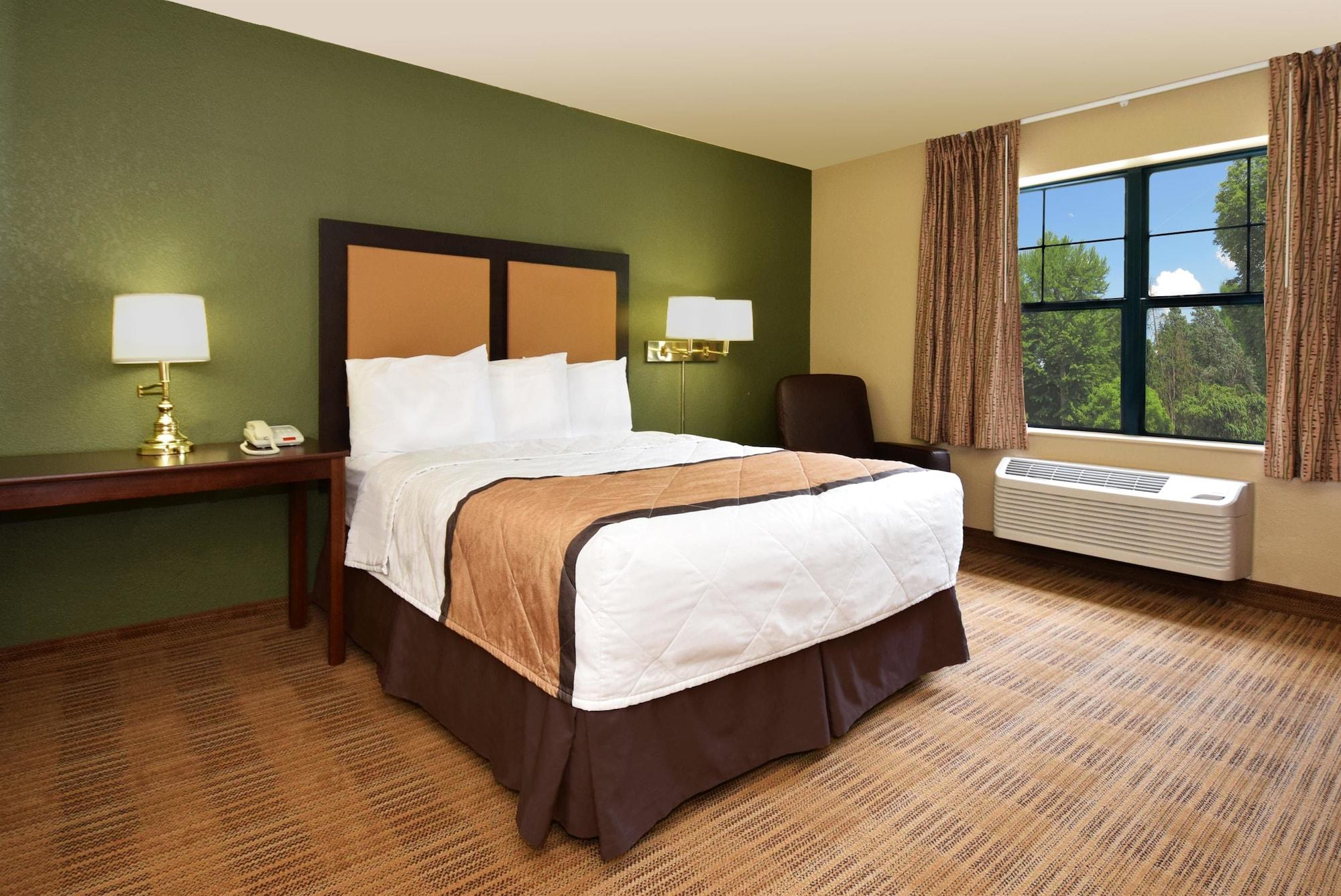 Extended America - - Theme Parks - Major Blvd Hotel