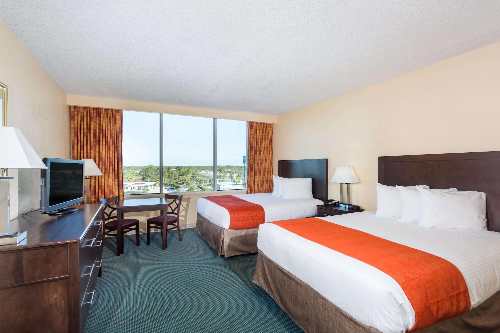 Ramada By Wyndham Kissimmee Gateway - Free Theme Park Shuttle Hotel