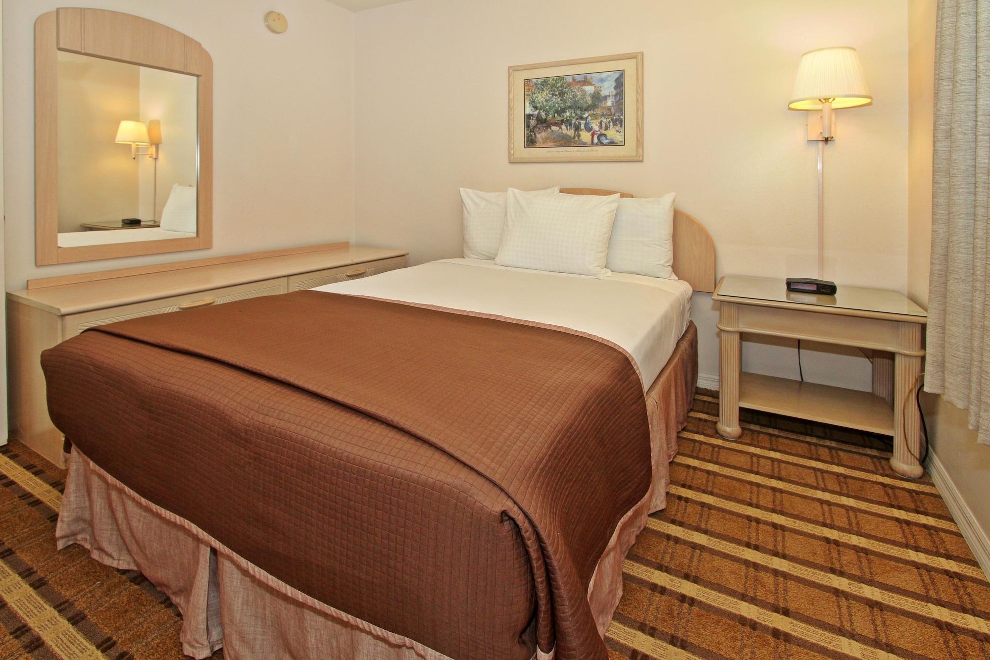 Super 8 By Wyndham Motel