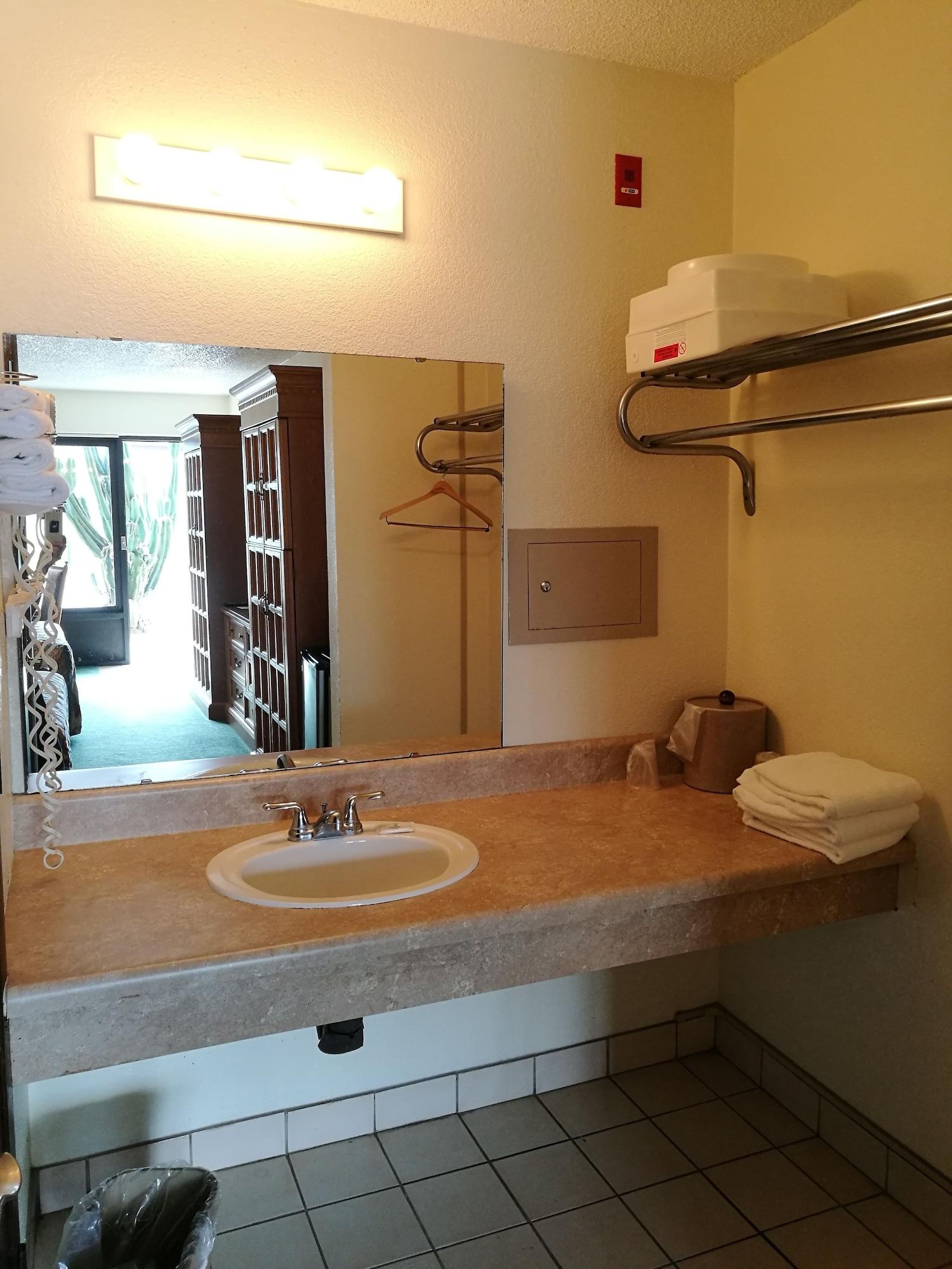 Golden Link Motel