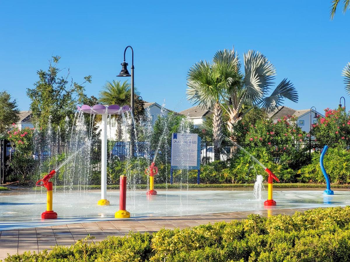 Holiday home 5br 5bath Pvt Bbq Pool 10min 3077ft Kissimmee