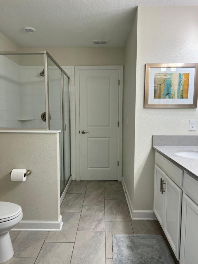 8 Bedrooms 5 Bathrooms And Theater Room, Golf Course View Kissimmee
