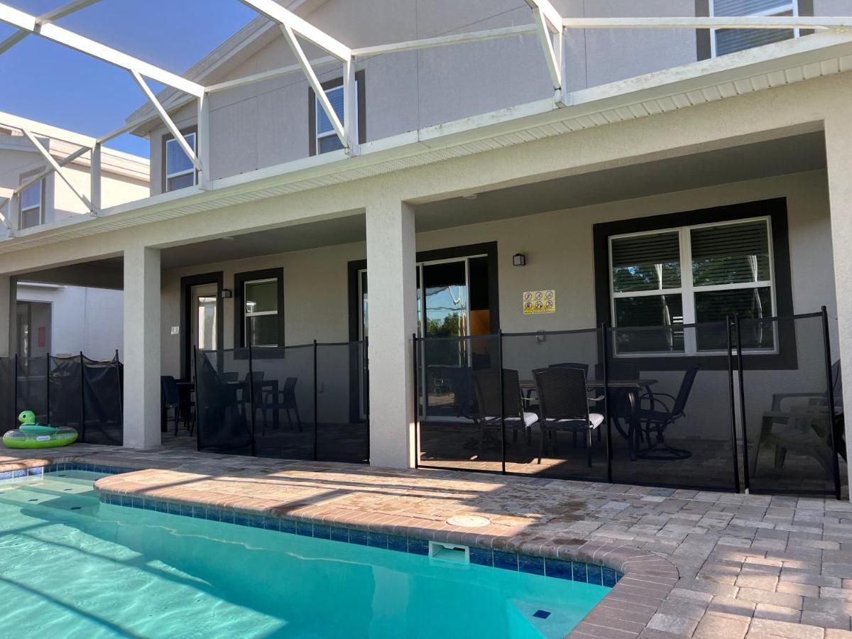 8 Bedrooms 5 Bathrooms And Theater Room, Golf Course View