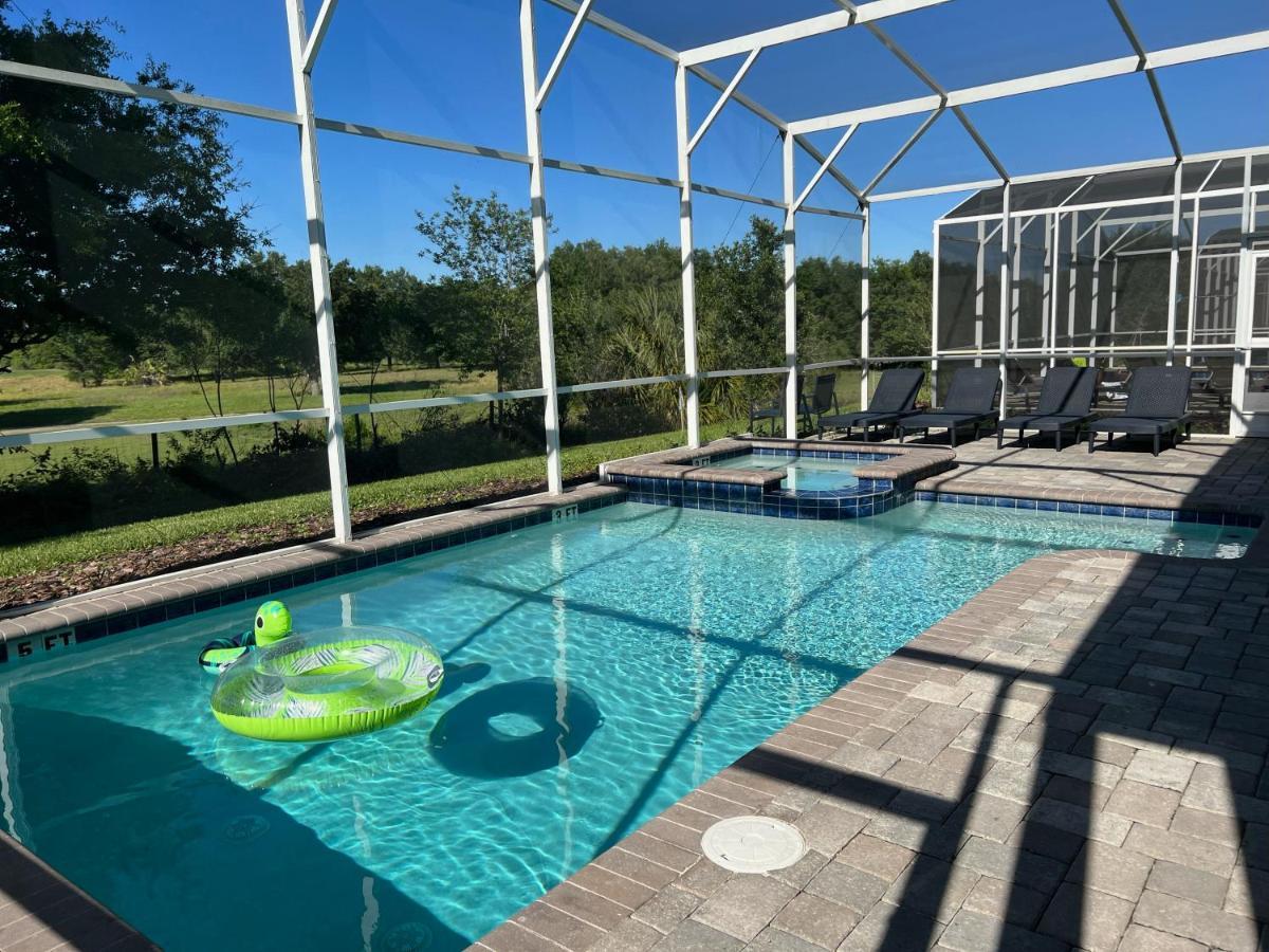 8 Bedrooms 5 Bathrooms And Theater Room, Golf Course View Kissimmee