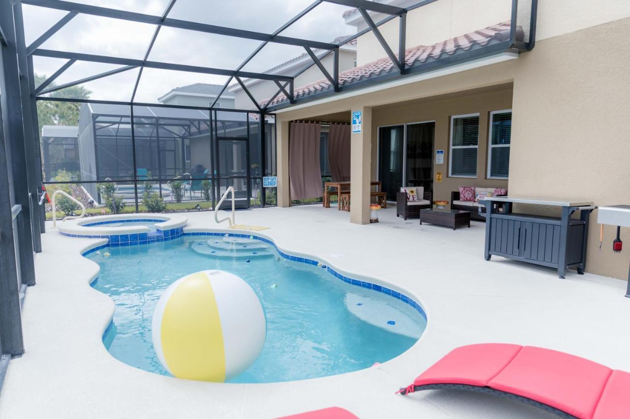 Marvelous With South Facing Pool And Themed Bedrooms Close To * Davenport