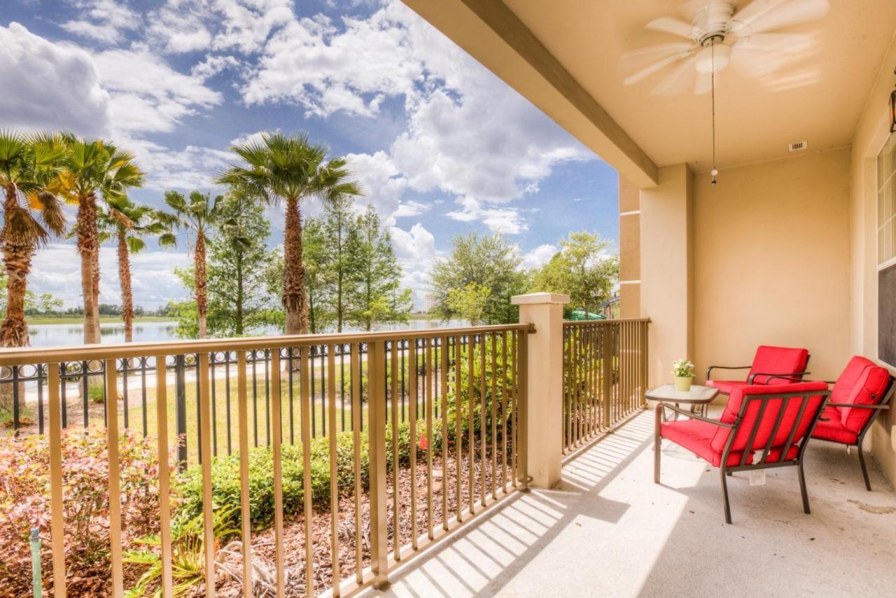 Newly Renovated Lakeview Vista Cay Apartment *