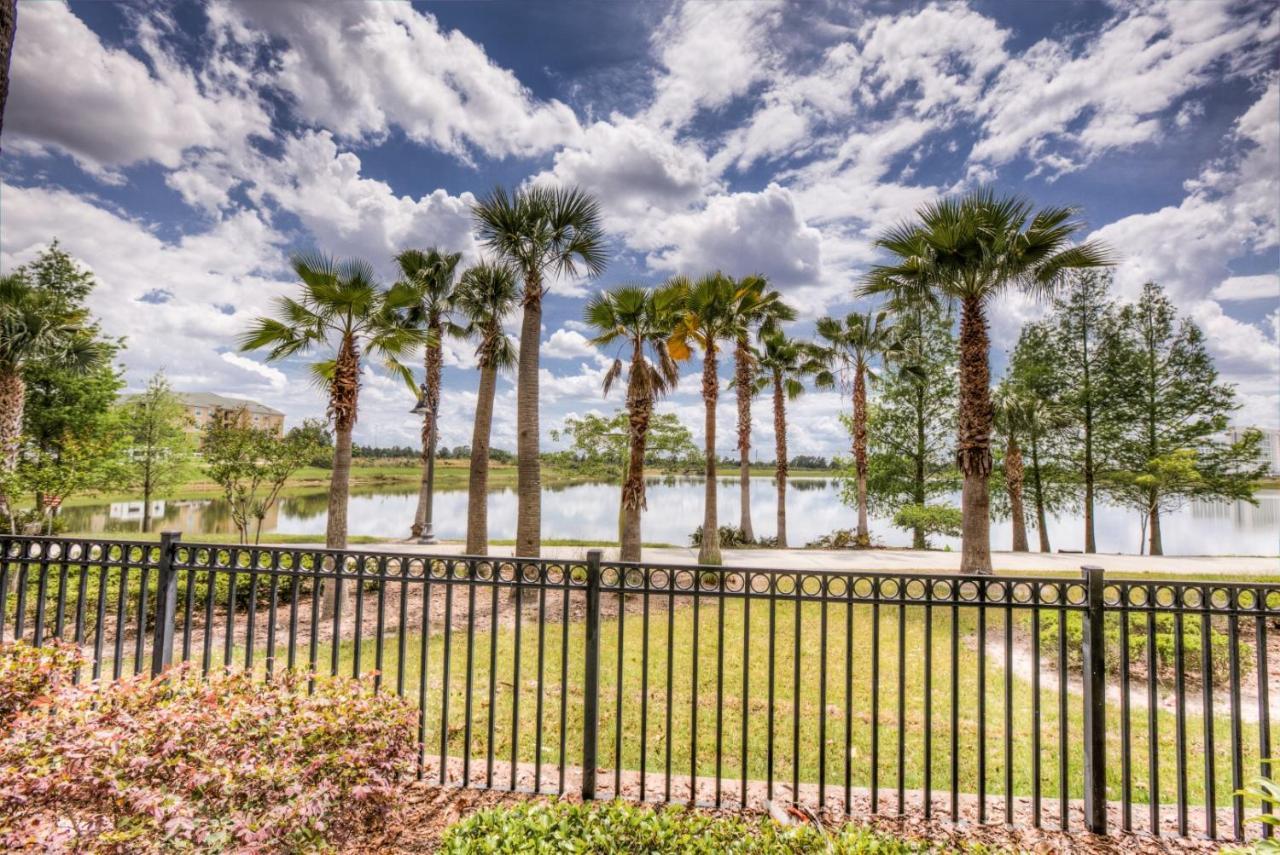 Newly Renovated Lakeview Vista Cay Apartment *