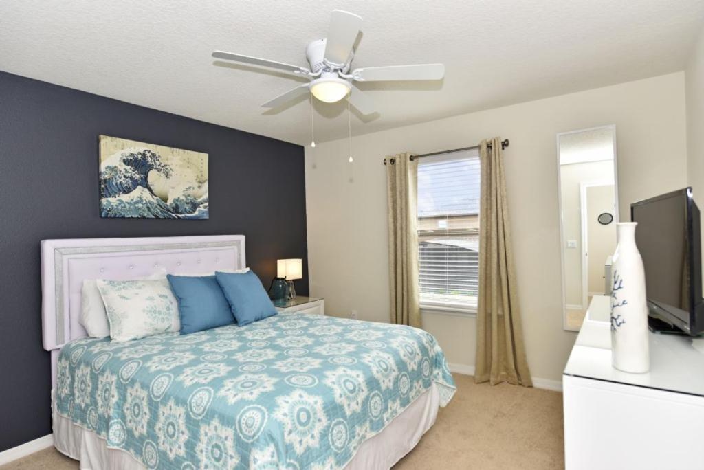 2112 Windsor At Westside 7 Bedroom Villa