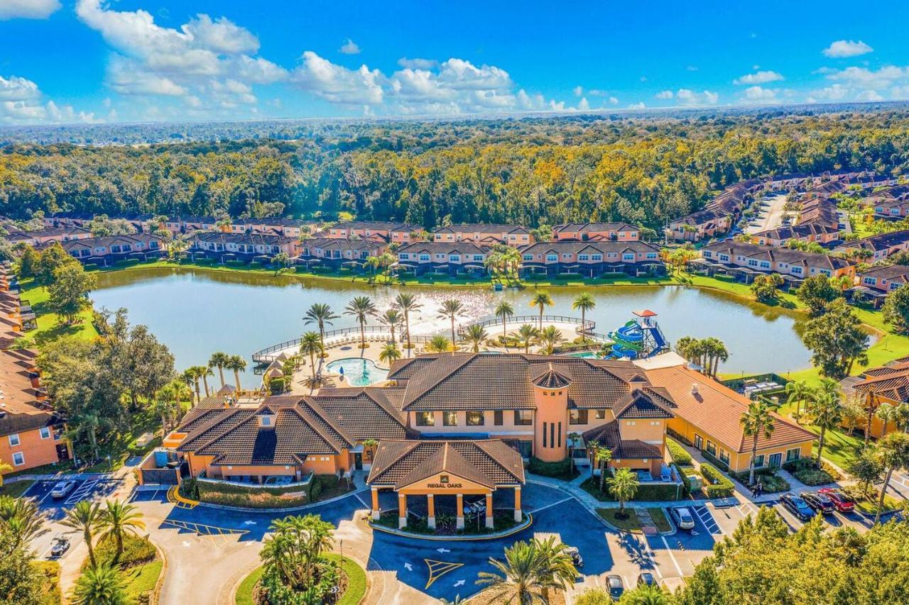 Upscale 2br Lakefront Townhome - Private Hot Tub! *