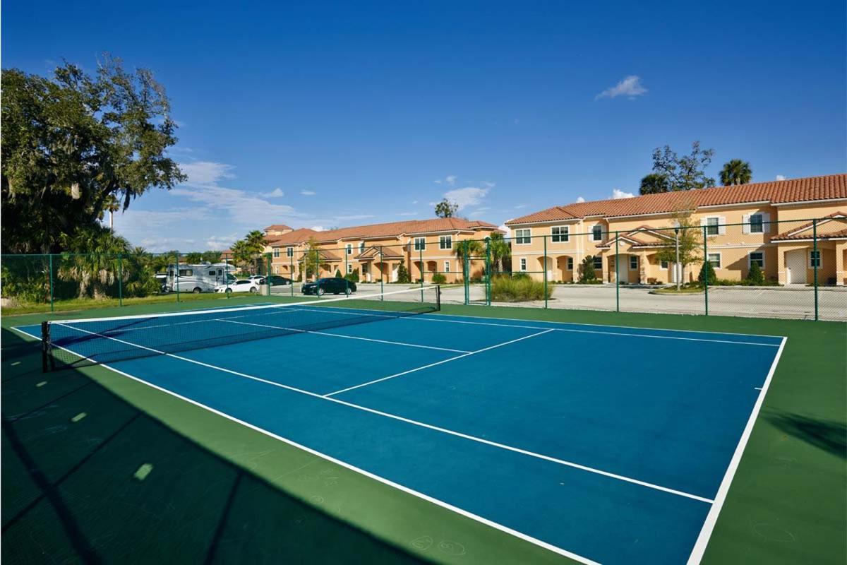 Upscale 2br Lakefront Townhome - Private Hot Tub! *