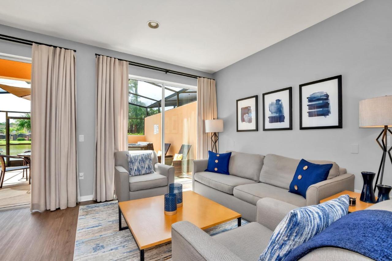 Upscale 2br Lakefront Townhome - Private Hot Tub! * Orlando