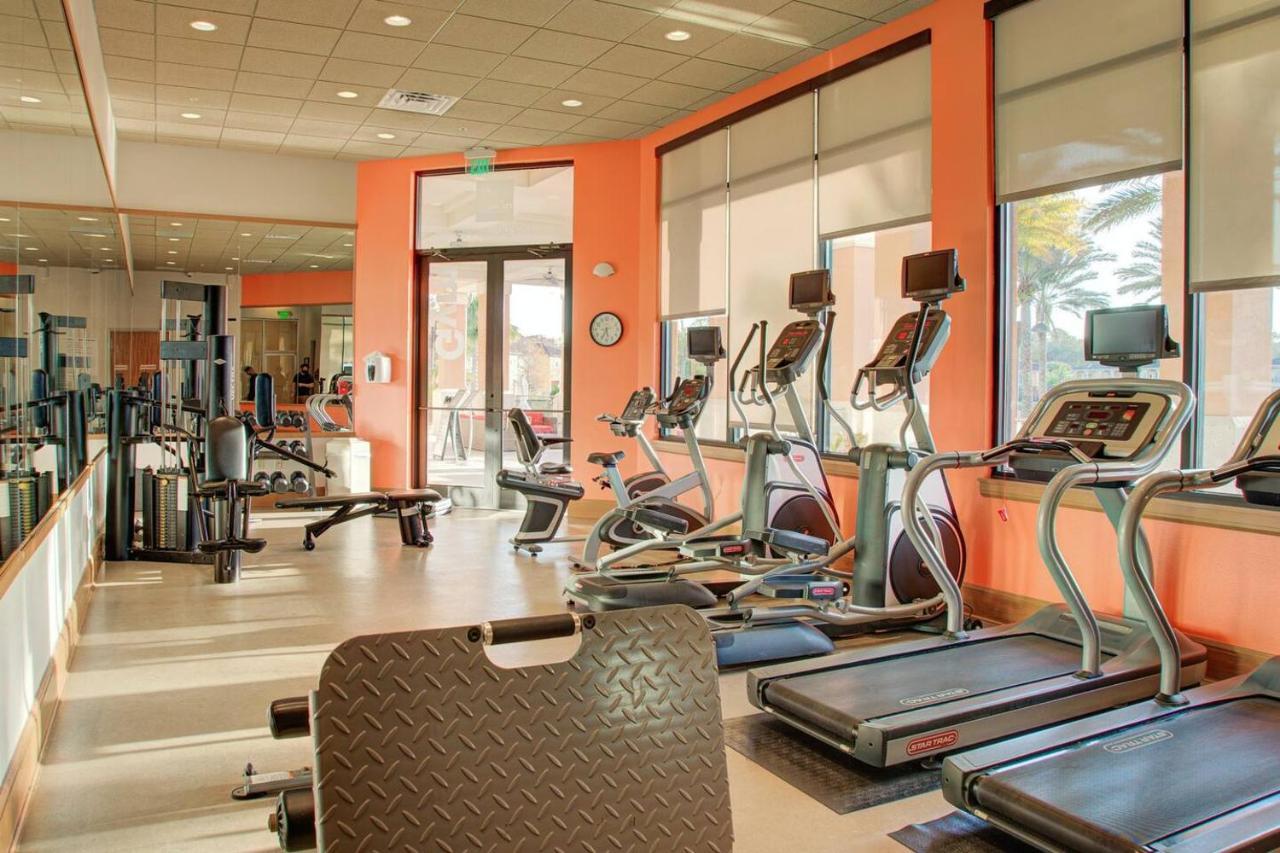 Upscale 2br Lakefront Townhome - Private Hot Tub! Orlando
