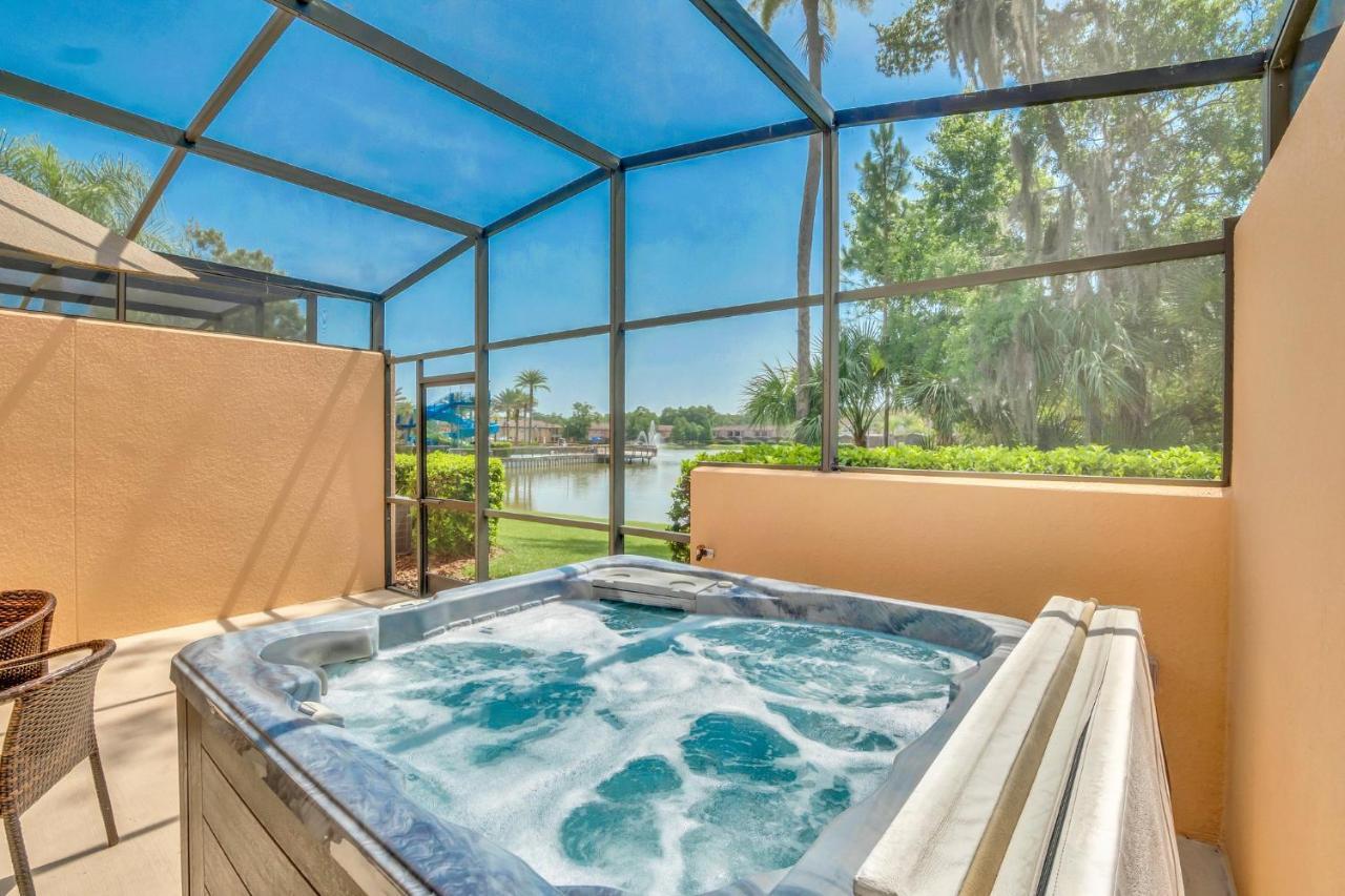 Upscale 2br Lakefront Townhome - Private Hot Tub! Orlando