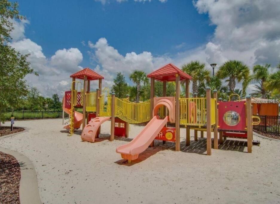 Holiday home Stunning 5 Bedroom Just Minutes From Disney World! *