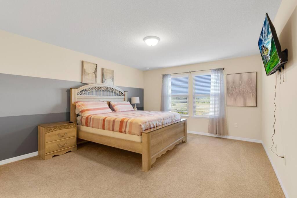 Stunning 5 Bedroom Just Minutes From Disney World!